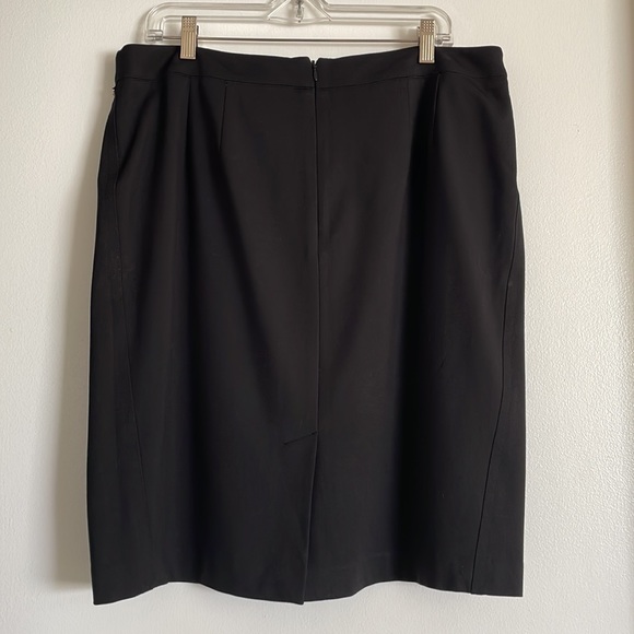 DKNY Black Midi Skirt. - Picture 11 of 13